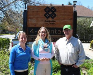 L-R: Martina Pfister, DuPont Pioneer dairy specialist; Katherine Smart, Manager Corporate Giving & Philanthropy, 4H Ontario; Jim Coffey, DuPont Pioneer account manager