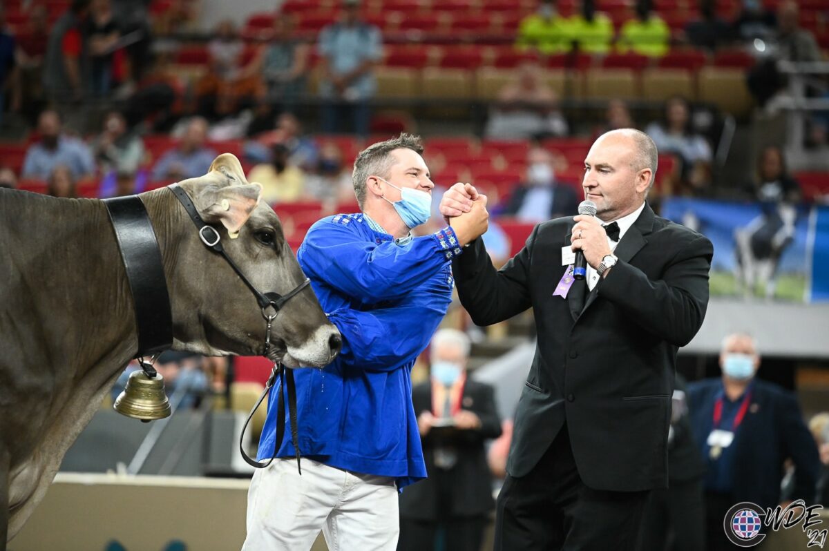 Judging, Memories and World Dairy Expo 2023 A Chat with Lynn Harbaugh Cowsmo